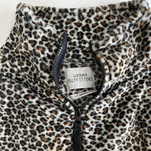 Urban outfitters quarter zip jacket - Picture 3 of 3